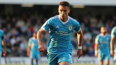 Uruguay exhibe cuatro estrellas: ¿por qué la Celeste lleva dos títulos no oficiales?