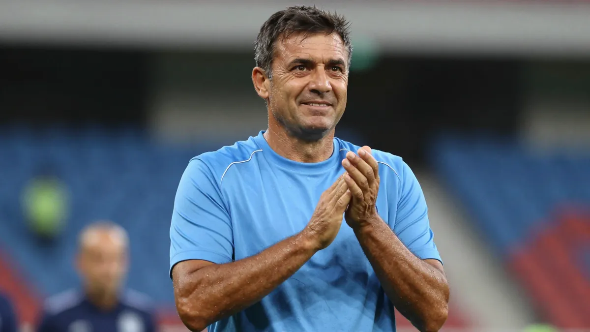 Abreu confía en el regreso de Forlán como entrenador de la Selección Uruguaya