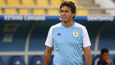 De tenerlo en sus brazos a enfrentarlo 18 años después: la conmovedora historia de padre e hijo en el fútbol uruguayo
