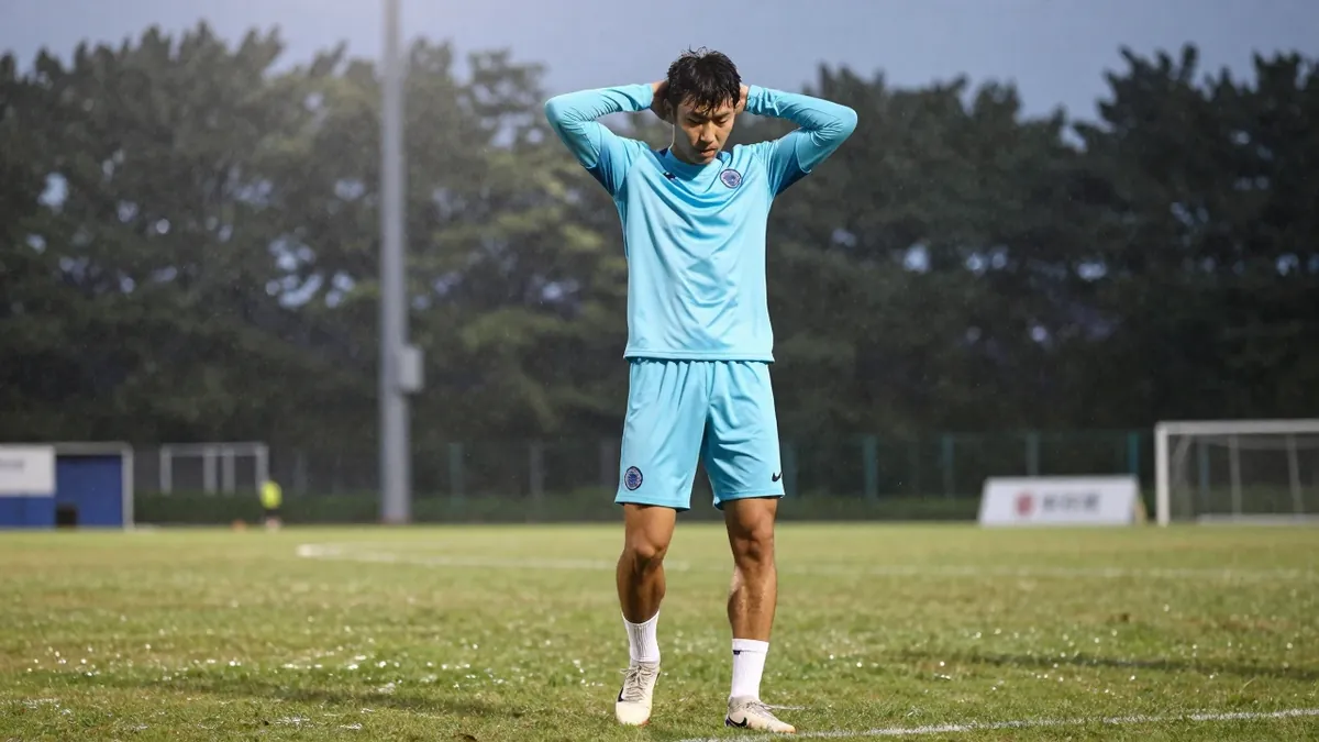 El entrenador interino Diego Forlán y el mediocampista Rodrigo Bentancur analizaron el duelo amistoso de Uruguay en Asia...